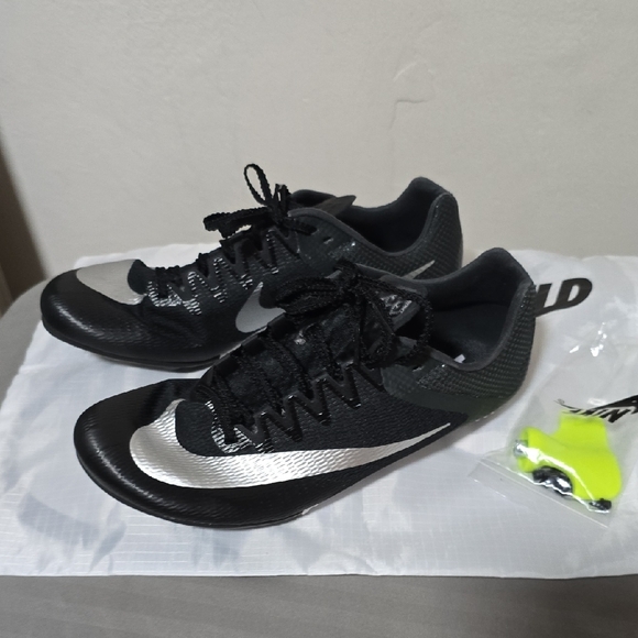 Nike Women's Black and Silver Athletic Shoes - Picture 3 of 6